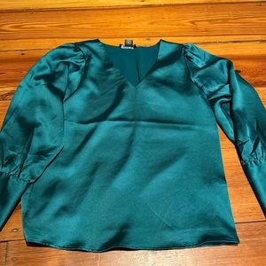 Green long sleeve blouse women’s XS